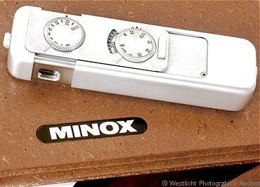 Minox AX